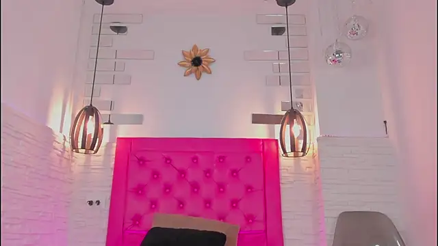 Snapshot of mia_six66 chatting on 01.17.25 mia six66 online show from 01.17.25