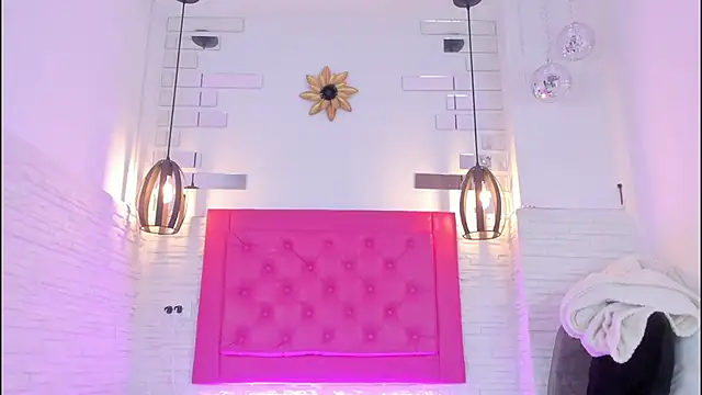 Snapshot of mia_six66 chatting on 02.04.25 mia six66 online show from 02.04.25