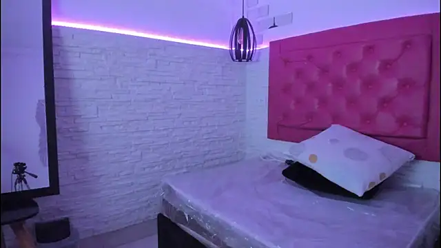 Snapshot of mia_six66 chatting on 02.08.25 mia six66 online show from 02.08.25