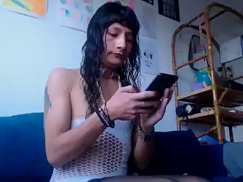 Snapshot of Zafiro_subversiva chatting on 01.20.25 Zafiro subversiva online show from 01.20.25