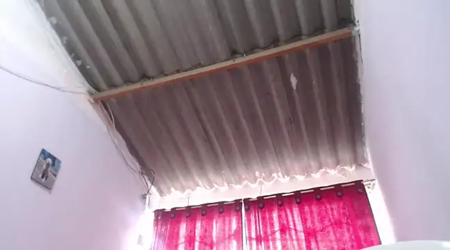 Snapshot of Zafiro_subversiva chatting on 02.19.25 Zafiro subversiva online show from 02.19.25