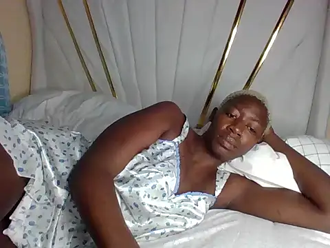 SquirtQueen16 online show from 11.25.25