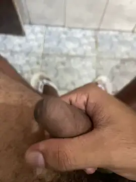 Snapshot of gomespauz chatting on 02.21.25 gomespauz online show from 02.21.25