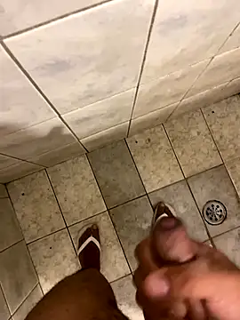 Snapshot of gomespauz chatting on 12.14.25 gomespauz online show from 12.14.25