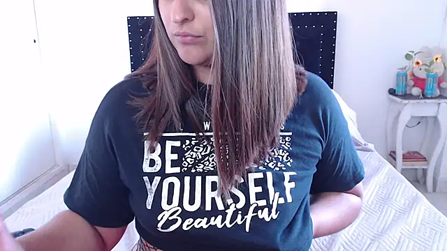 Snapshot of nathcollyns chatting on 02.01.25 nathcollyns online show from 02.01.25