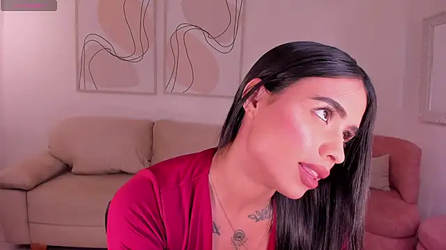 Snapshot of MariaHerrera_ chatting on 11.11.25 MariaHerrera online show from 11.11.25