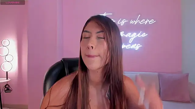 ArianaDumont online show from 05.05.26
