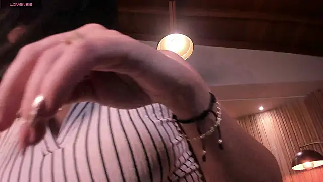 KatieStonne online show from 11.21.25