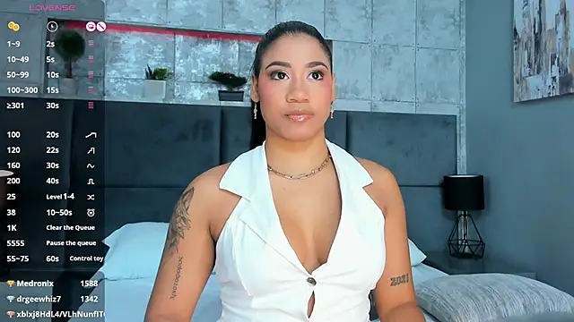 Salome Diaz  online show from 02.11.25