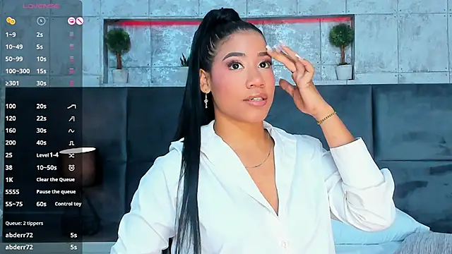 Salome Diaz  online show from 02.18.25