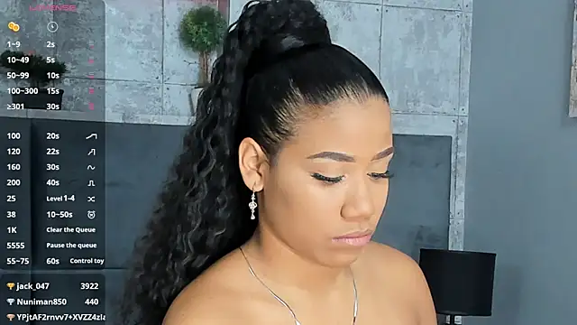 Salome Diaz  online show from 02.19.25