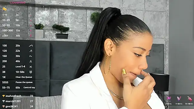 Salome Diaz  online show from 02.27.25