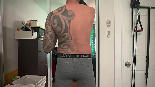 Snapshot of WyattBBC chatting on 01.09.25 WyattBBC online show from 01.09.25