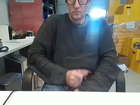 Snapshot of Raimundo1971 chatting on 10.14.25 Raimundo1971 online show from 10.14.25