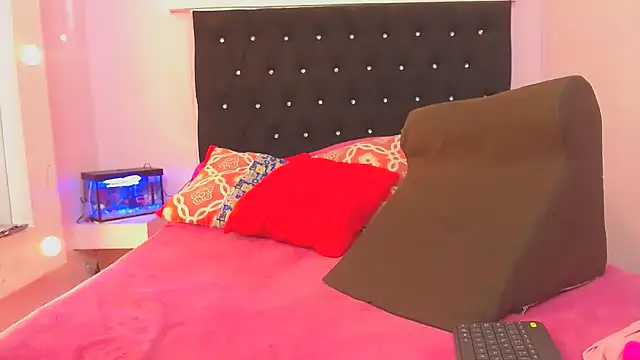 kittybonxx online show from 12.13.24