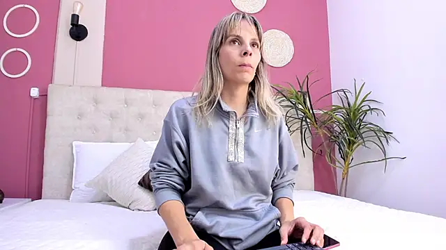 Snapshot of Anastasiapriest chatting on 05.19.26 Anastasiapriest online show from 05.19.26
