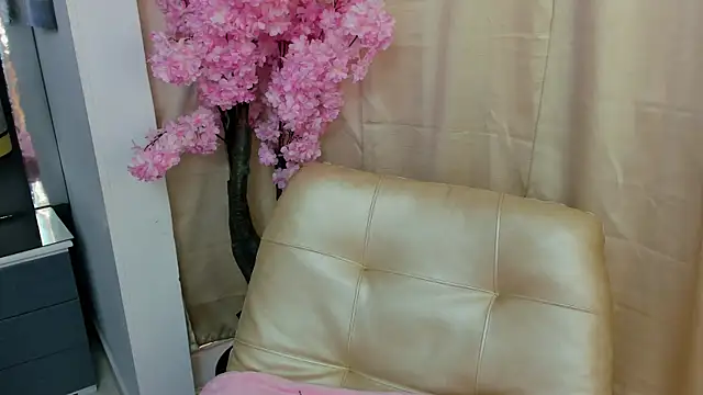 Snapshot of _cat_18 chatting on 01.16.25 cat 18 online show from 01.16.25