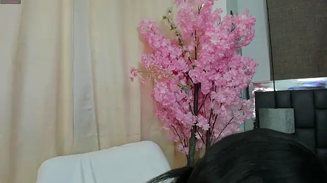 Snapshot of _cat_18 chatting on 03.21.25 cat 18 online show from 03.21.25