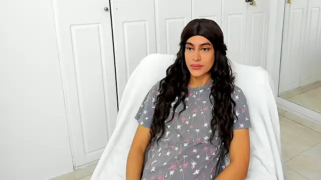 Snapshot of _cat_18 chatting on 03.22.25 cat 18 online show from 03.22.25