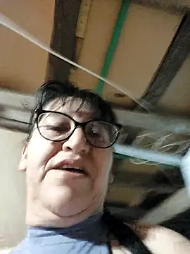 clarita 01 online show from 10.14.25