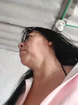 clarita 01 online show from 11.27.25