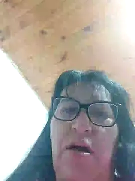 Snapshot of clarita_01 chatting on 05.13.26 clarita 01 online show from 05.13.26