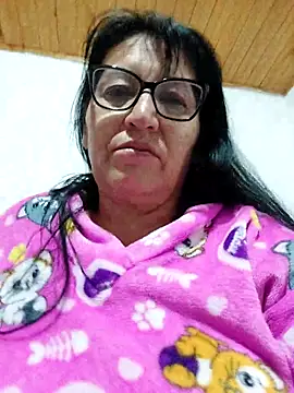 Snapshot of clarita_01 chatting on 05.16.26 clarita 01 online show from 05.16.26