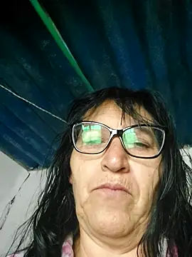 Snapshot of clarita_01 chatting on 05.17.26 clarita 01 online show from 05.17.26