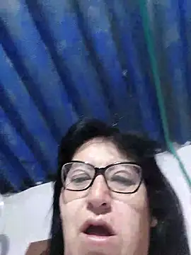 Snapshot of clarita_01 chatting on 06.18.26 clarita 01 online show from 06.18.26