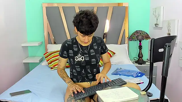 Snapshot of Ethan_lennox chatting on 12.02.25 Ethan lennox online show from 12.02.25