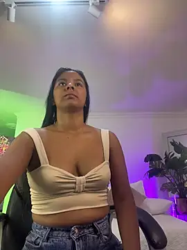 Snapshot of JANYLOVE__ chatting on 05.18.26 JANYLOVE online show from 05.18.26