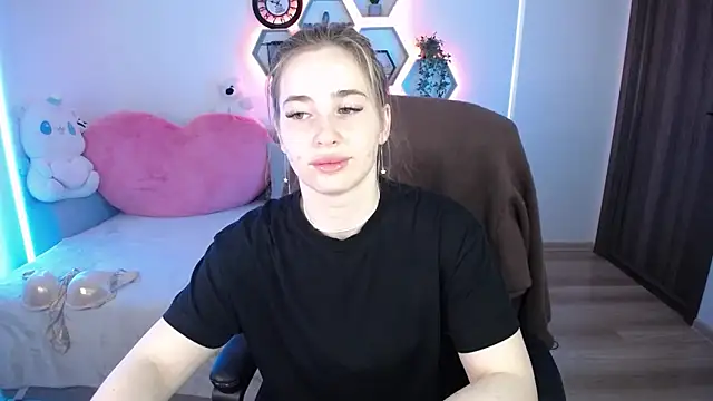 SabrinViolet online show from 04.24.26