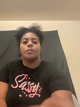 prettlovely14 online show from 12.18.25