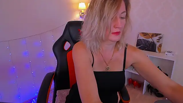 AriFleow online show from 09.19.25