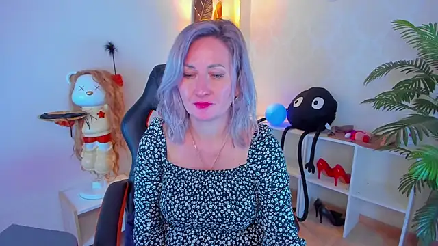 AriFleow online show from 10.10.25