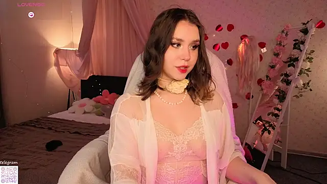 lilly Cherry  online show from 04.30.26