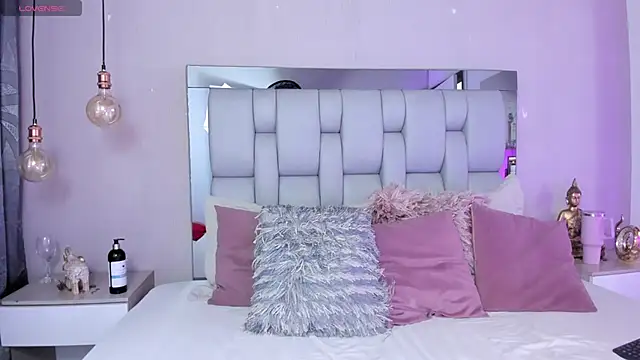 SusanBenett online show from 10.12.25