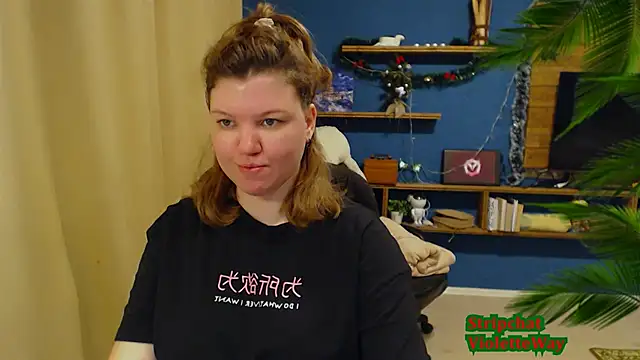 Snapshot of VioletteWay chatting on 12.23.24 VioletteWay online show from 12.23.24