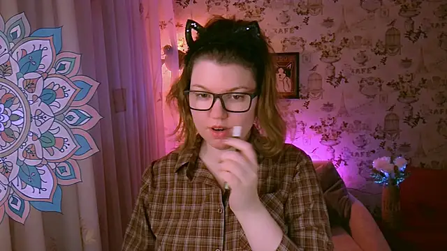 Snapshot of VioletteWay chatting on 04.05.26 VioletteWay online show from 04.05.26