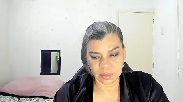 vikyadams online show from 11.21.25