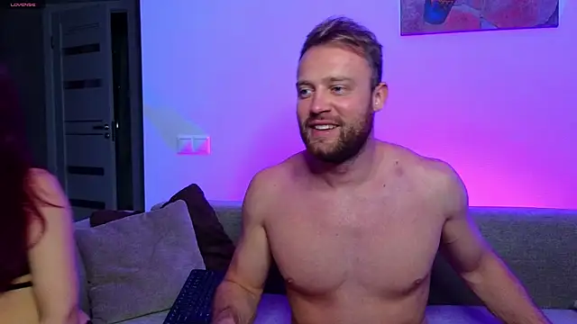 Snapshot of MaxMia chatting on 12.06.24 MaxMia online show from 12.06.24