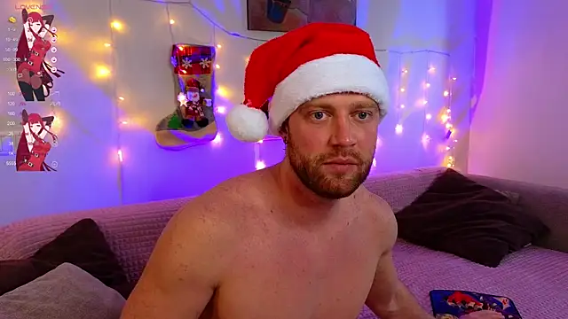 Snapshot of MaxMia chatting on 12.28.24 MaxMia online show from 12.28.24