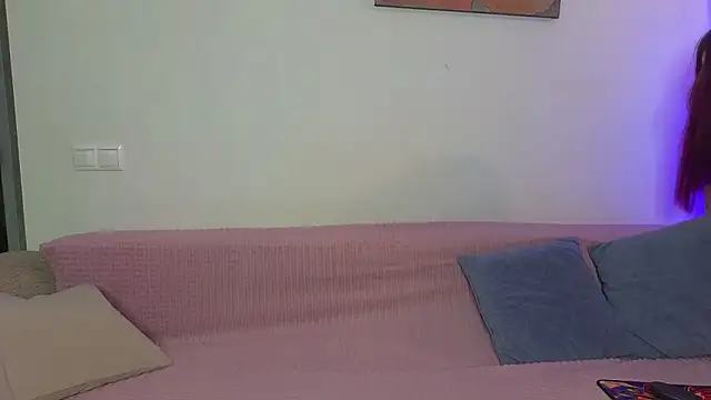 Snapshot of MaxMia chatting on 02.19.26 MaxMia online show from 02.19.26