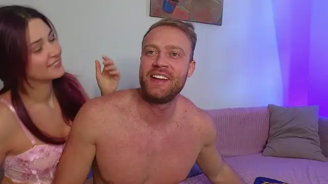 Snapshot of MaxMia chatting on 02.20.26 MaxMia online show from 02.20.26