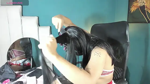 yossi peach cute online show from 11.24.25