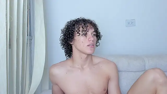 Snapshot of laurent_nova chatting on 02.13.25 laurent nova online show from 02.13.25