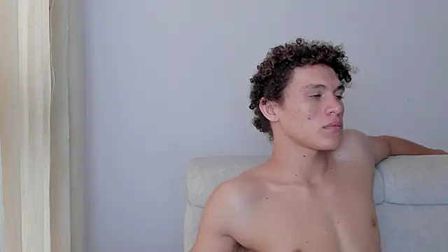 Snapshot of laurent_nova chatting on 02.15.25 laurent nova online show from 02.15.25