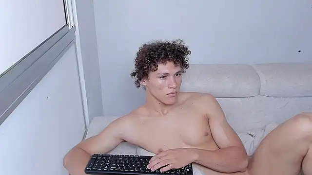 Snapshot of laurent_nova chatting on 02.22.25 laurent nova online show from 02.22.25