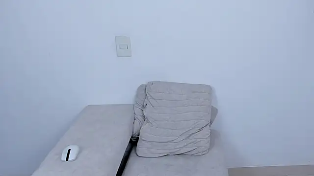 Snapshot of laurent_nova chatting on 03.13.25 laurent nova online show from 03.13.25