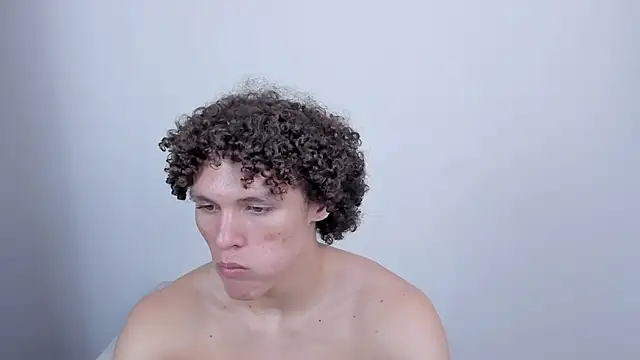 Snapshot of laurent_nova chatting on 03.18.25 laurent nova online show from 03.18.25